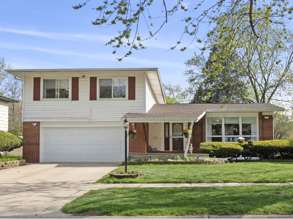  Sold Glenwood Illinois, 706 Palm