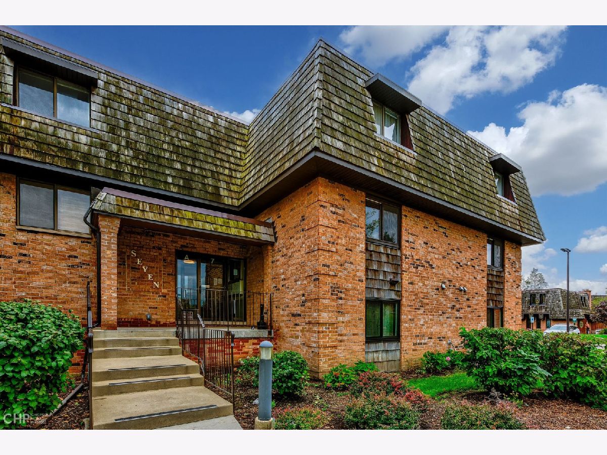 Condominiums Rented Arbors Buffalo Grove Illinois, 7 Oak Creek
