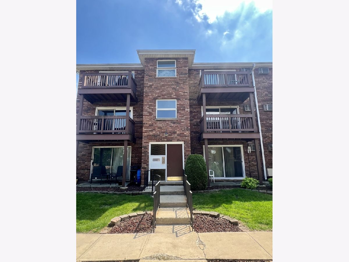 Condominiums Sold Oak Grove Midlothian Illinois, 14810 Kilpatrick