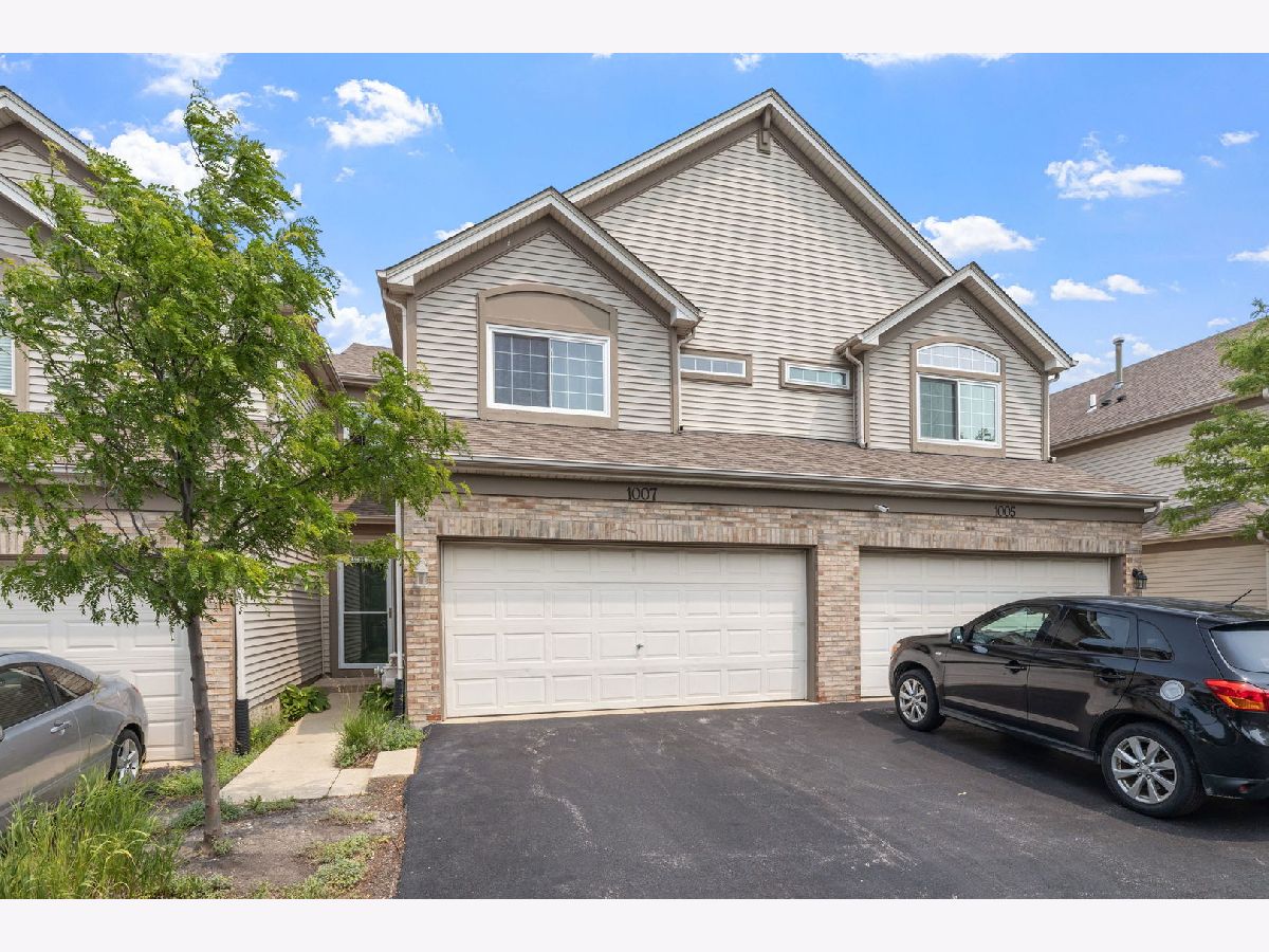 Townhomes & Condos & Homes Rented Woodlands At Oakhurst North Aurora Illinois, 1007 Park Hill