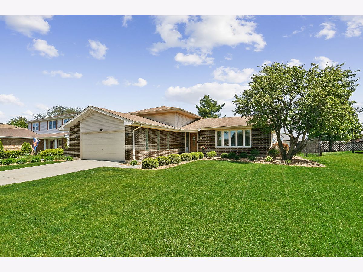 Homes & Condos & Townhomes Sold Timbers Edge Tinley Park Illinois, 17719 Oakwood