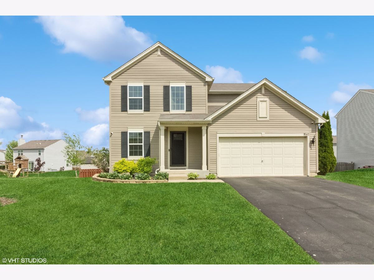 Townhomes & Homes Sold Lakewood Crossing Hampshire Illinois, 1561 Bristol