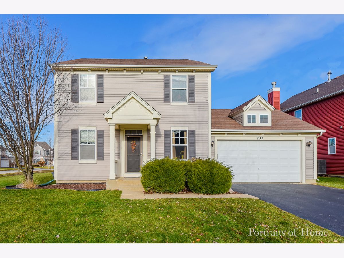 Homes & Townhomes & Condos Sold Churchill Club Oswego Illinois, 733 Spires