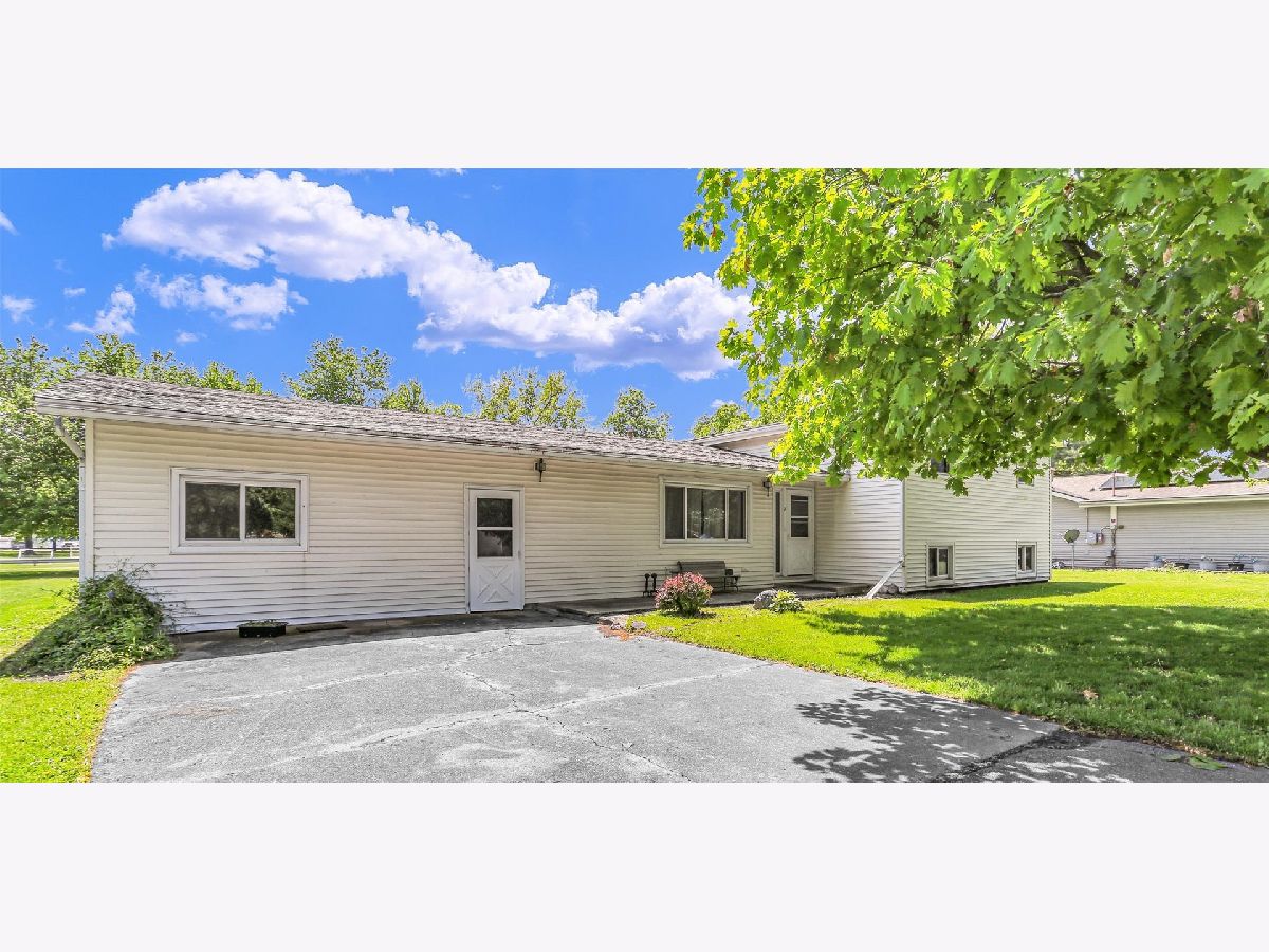  For Sale Villa Grove Illinois, 7 Birch Lane