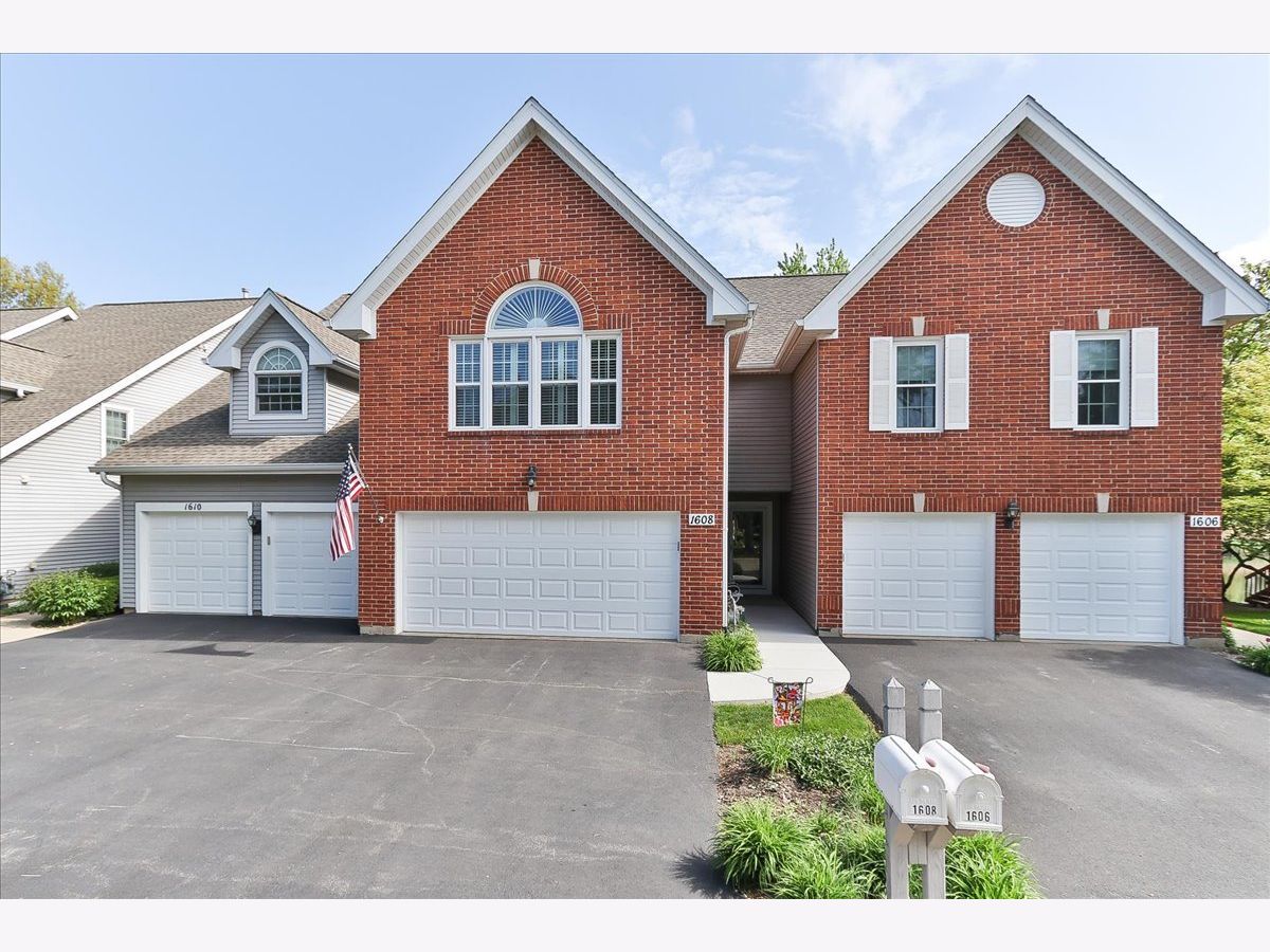 Townhomes Sold Ethans Glen Palatine Illinois, 1608 Ethans Glen
