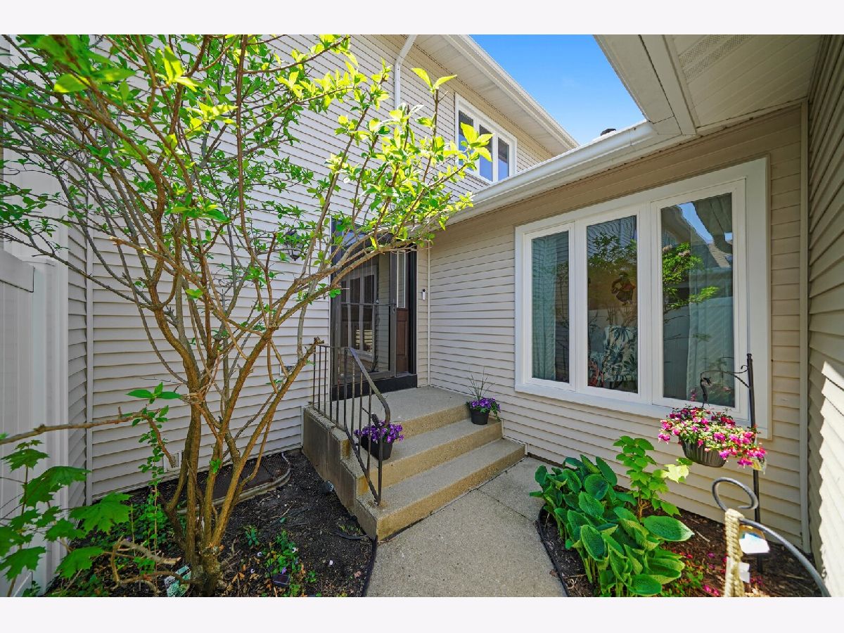 Townhomes & Condos Sold Winston Park North Deerfield Illinois, 705 Pintail