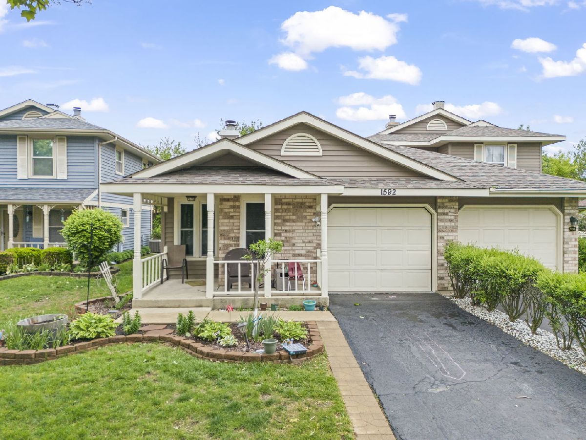 Townhomes Sold Waterfront Estates Naperville Illinois, 1592 Lighthouse