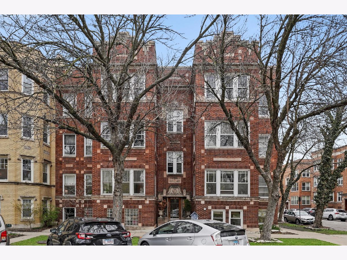 Condominiums & Homes Sold Edgewater Glen Chicago Illinois, 1400 Thorndale
