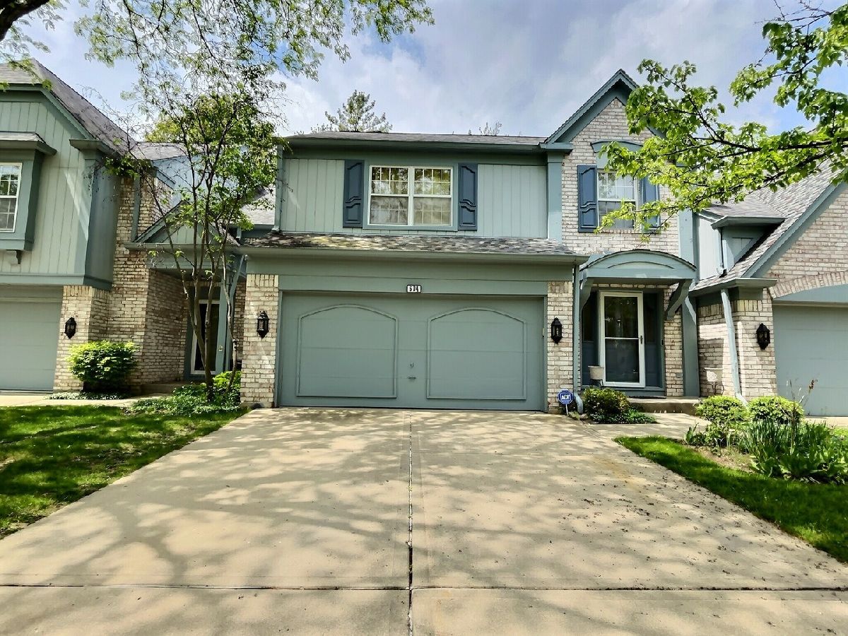 Townhomes Rented Cherbourg Buffalo Grove Illinois, 604 Marseilles