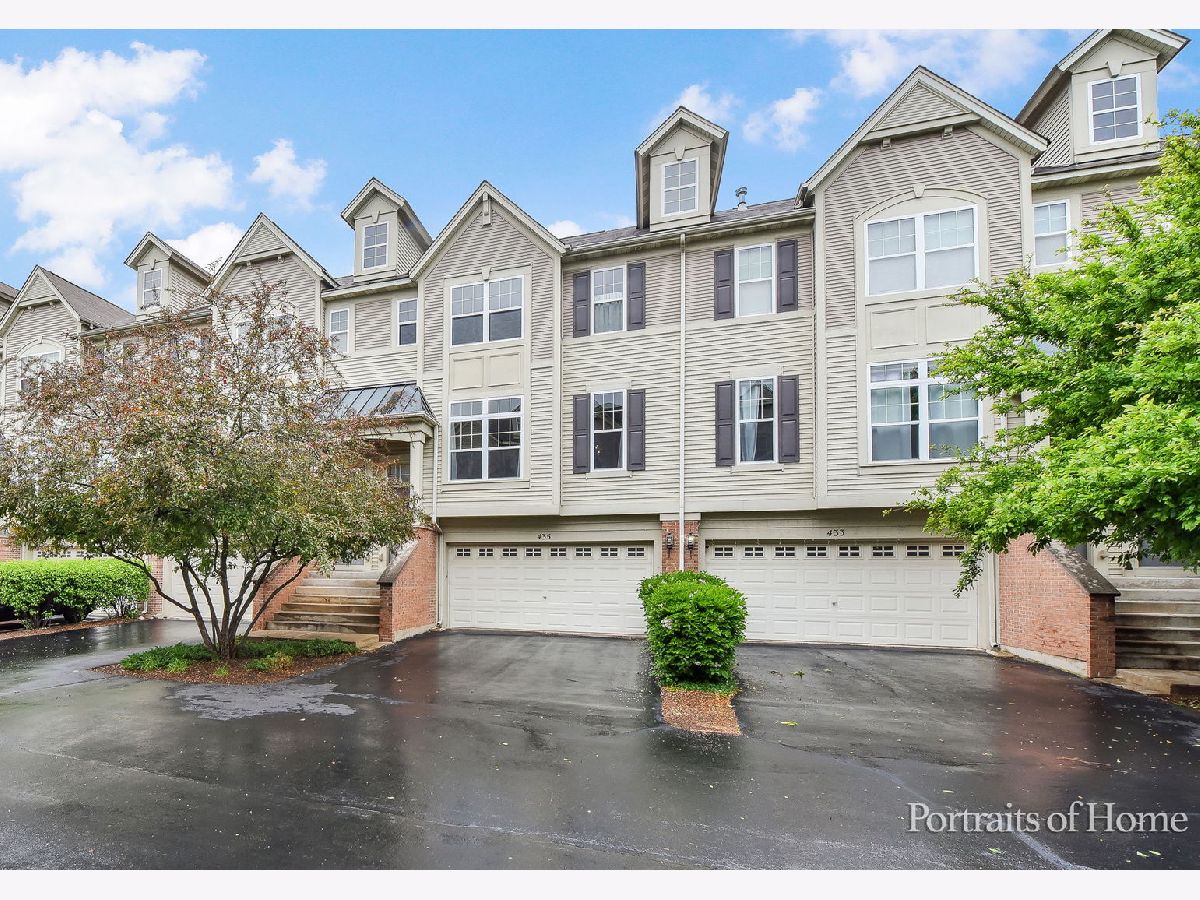 Townhomes Sold Yorkshire Square Aurora Illinois, 435 Commerce