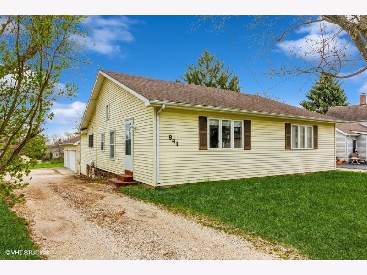  Rented Marengo Illinois, 841 Dietz