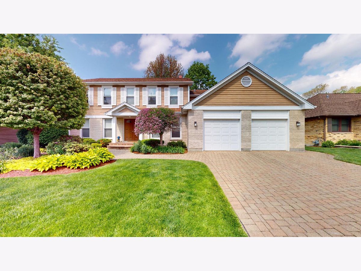 Townhomes & Condos & Homes Sold Lake Arlington Towne Arlington Heights Illinois, 2030 Oak Wood