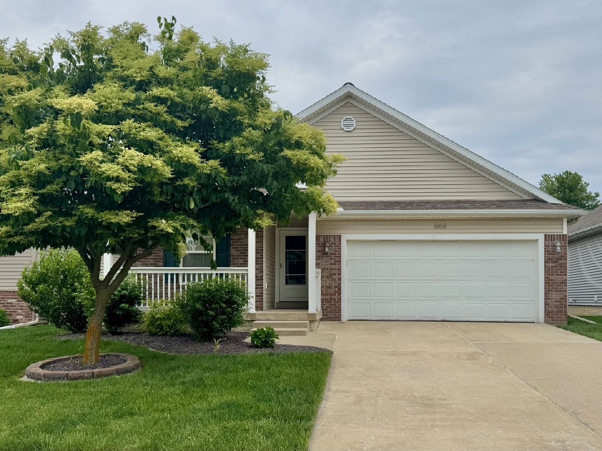 Homes & Condos & Townhomes Sold Wittenberg Woods Bloomington Illinois, 903 Gerike