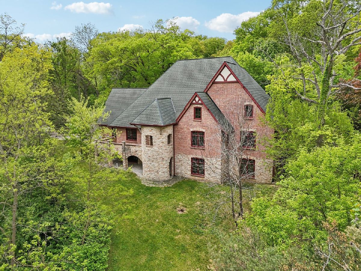  For Sale North Barrington Illinois, 557 Signal Hill Road