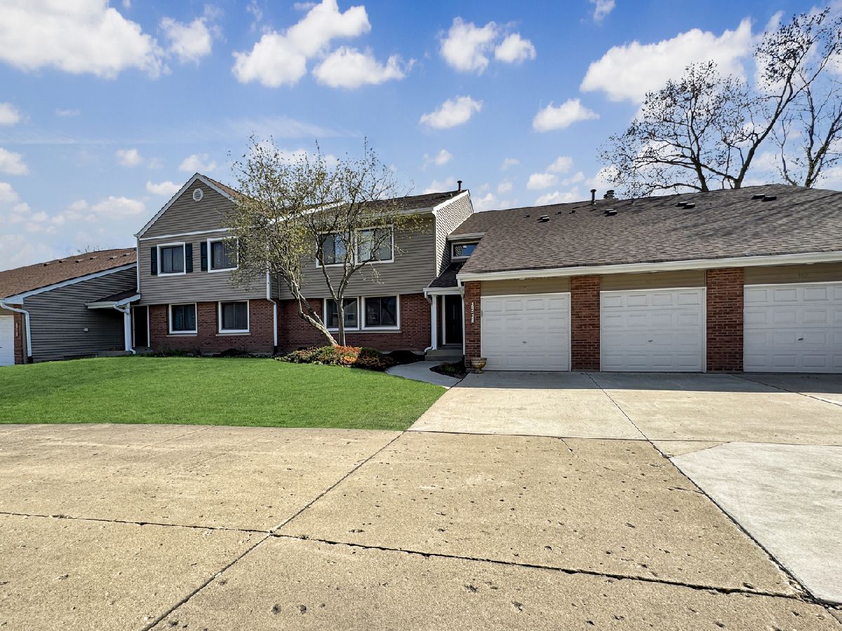 Townhomes & Condos Sold Hidden Lake Village Buffalo Grove Illinois, 156 Morningside