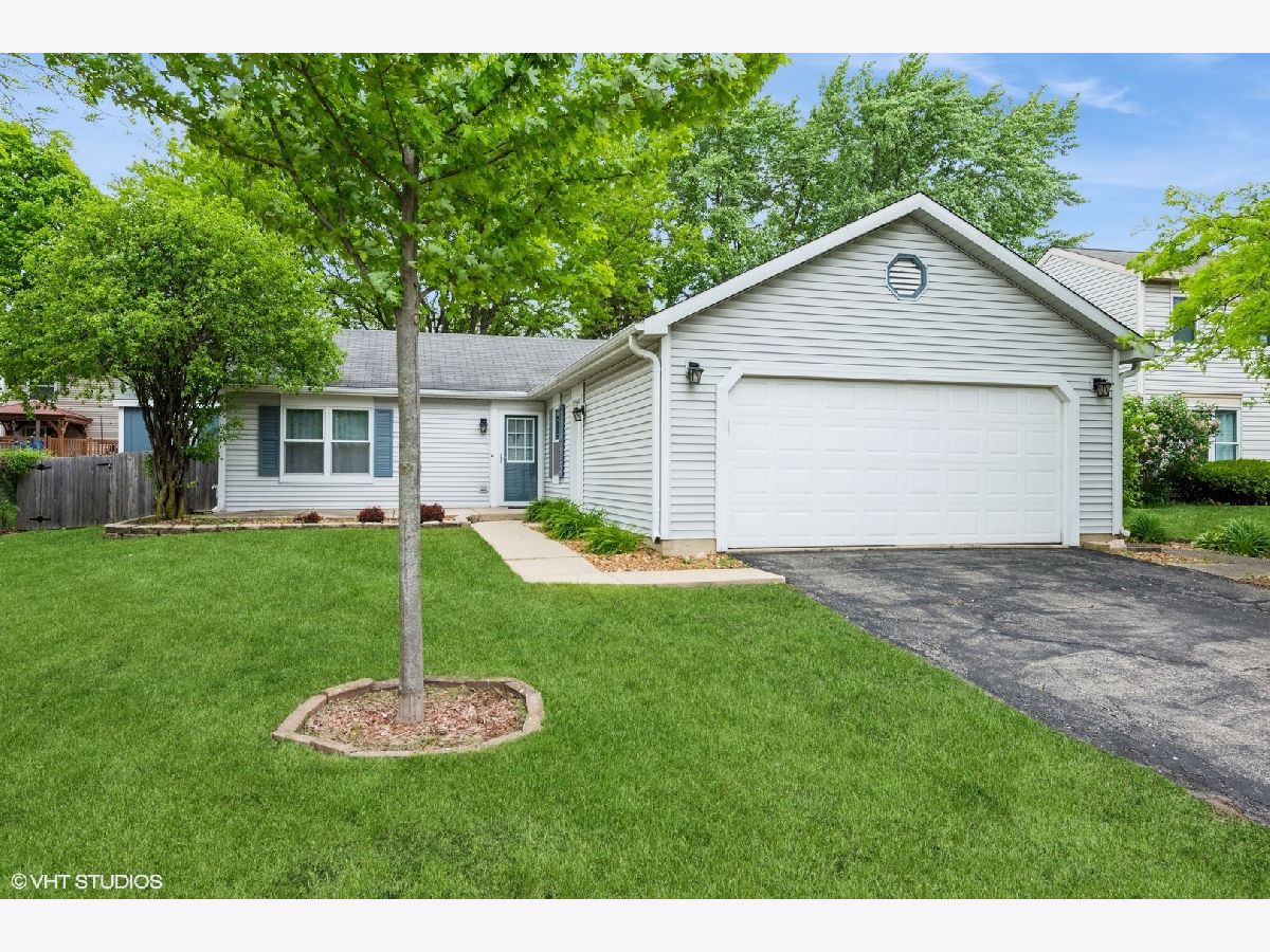 Homes & Condominiums Sold Western Trails Carol Stream Illinois, 806 Idaho