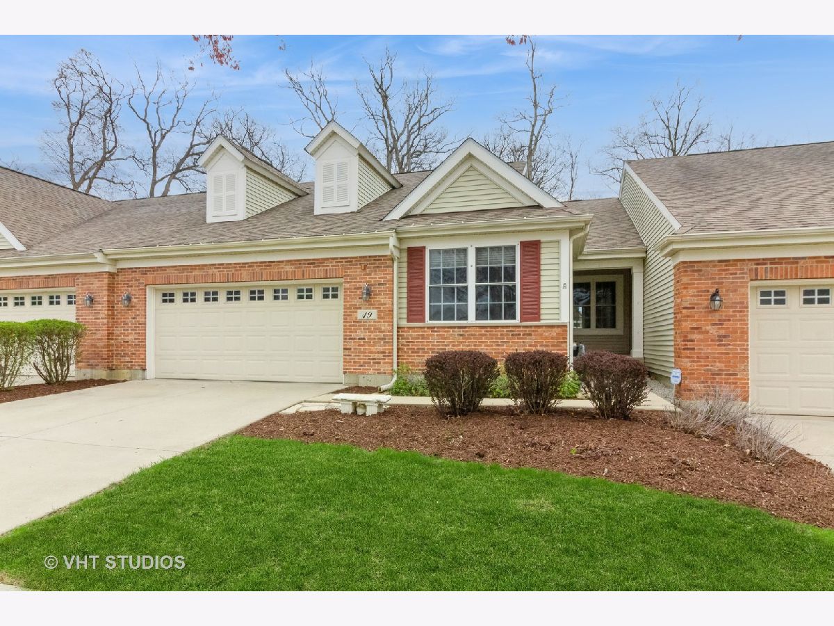 Townhomes Sold Sutton Ridge Streamwood Illinois, 19 Tall Grass