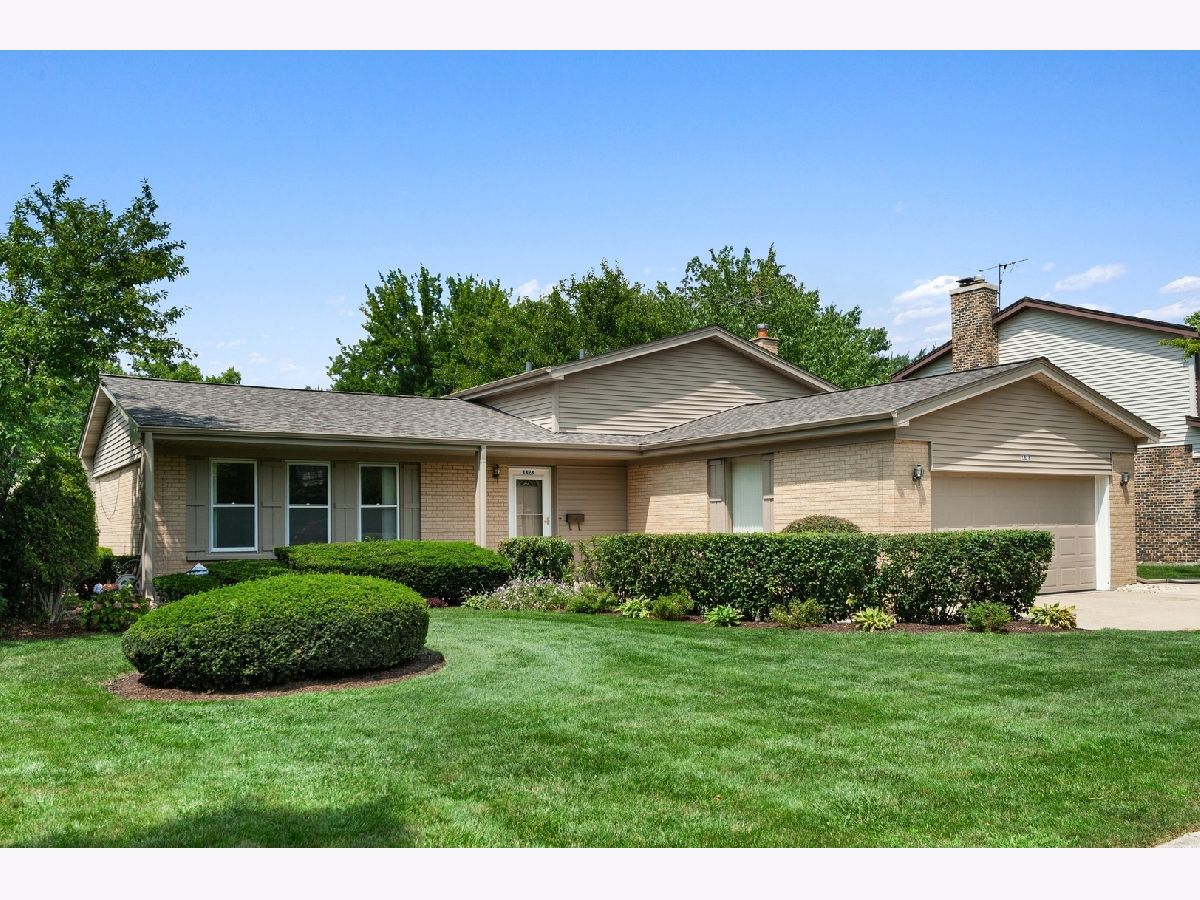 Homes Sold Ivy Hill East Arlington Heights Illinois, 1828 Peachtree