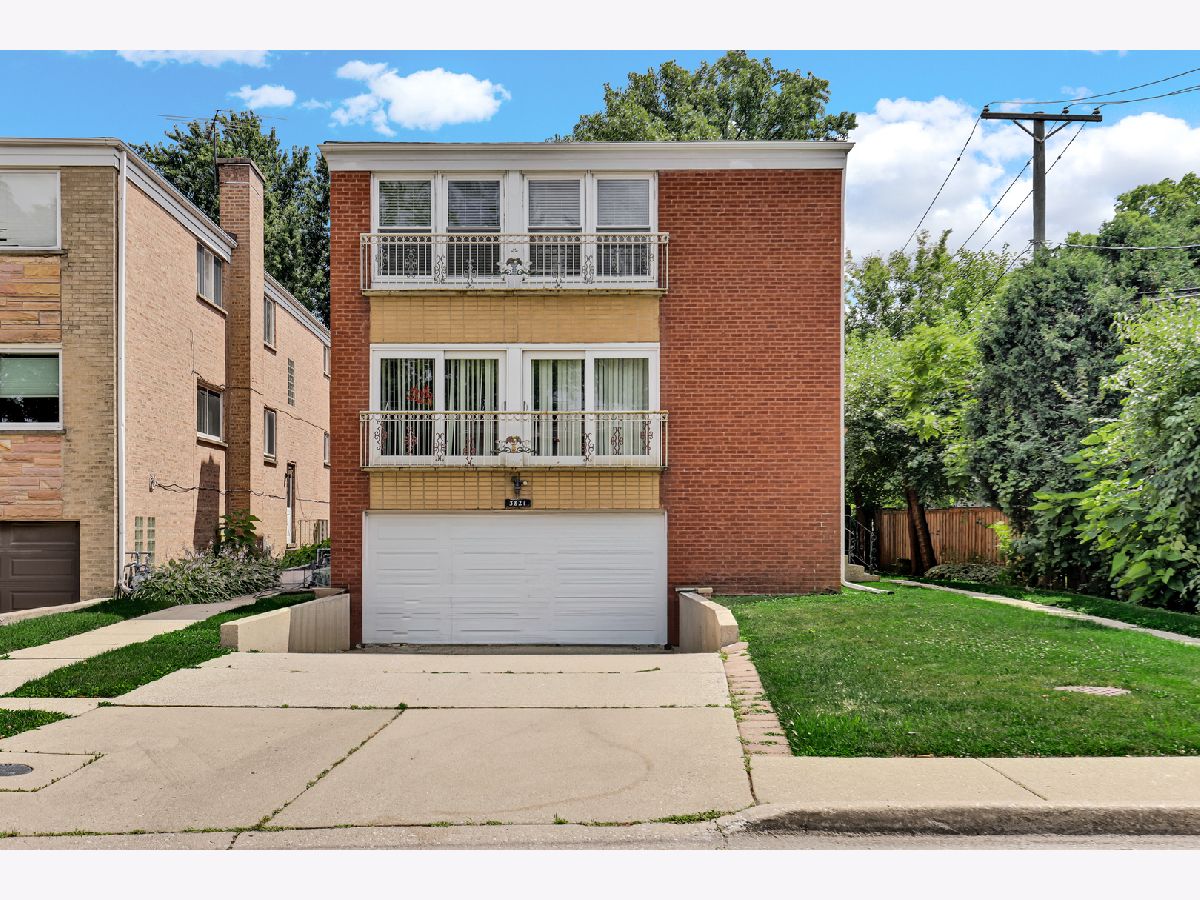 Rented Lincolnwood Illinois, 3821 Morse