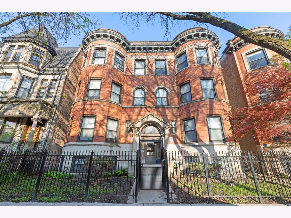  Rented Chicago Illinois, 5018 Blackstone