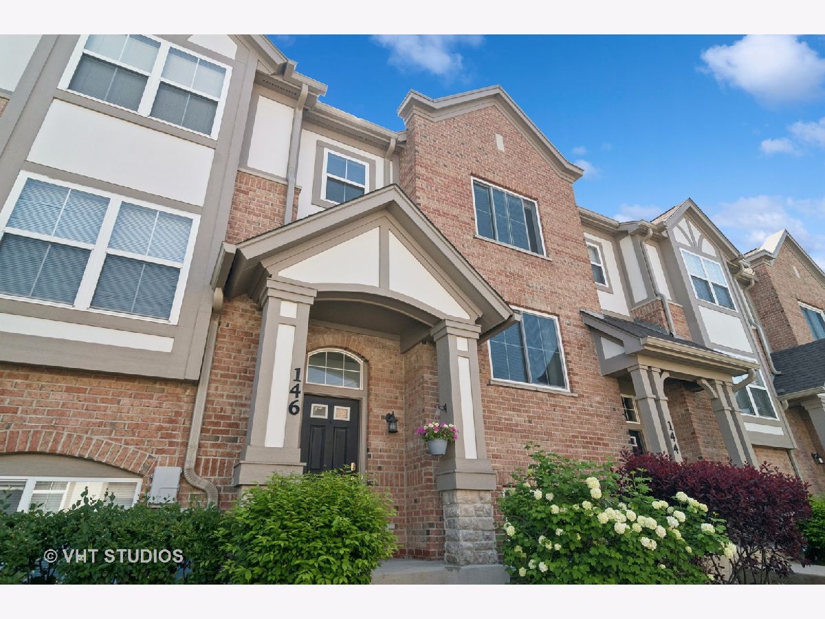 Townhomes & Condos & Homes Sold Concord Village Lake Zurich Illinois, 146 Rosehall
