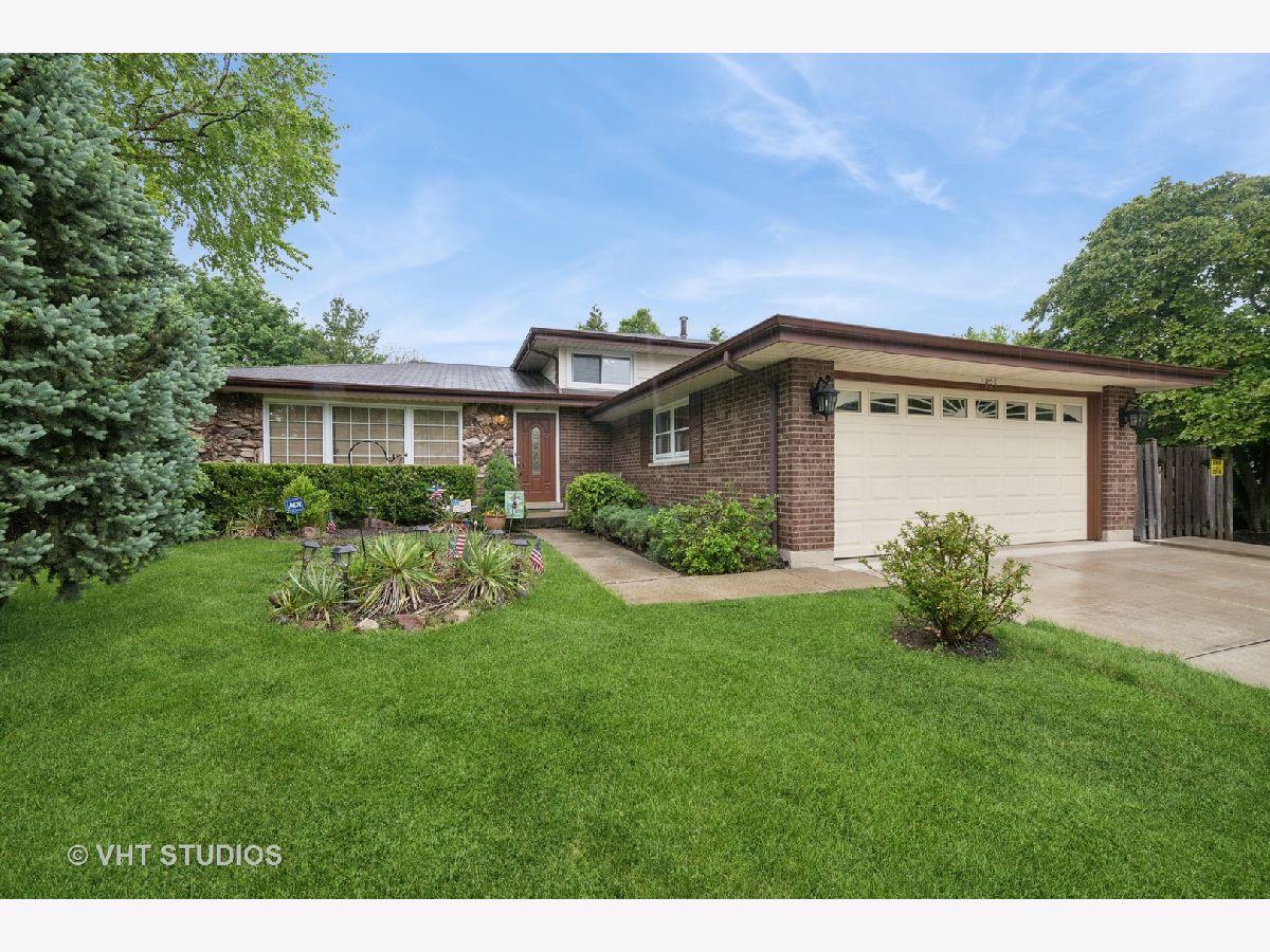 Homes Sold Tiburon Arlington Heights Illinois, 1825 Spring Ridge