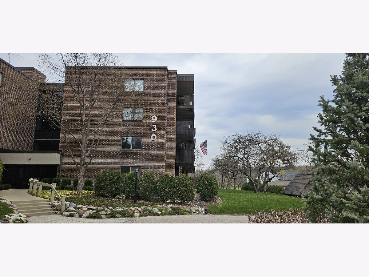 Townhomes & Condos & Homes Rented Heather Ridge Gurnee Illinois, 930 Taylor