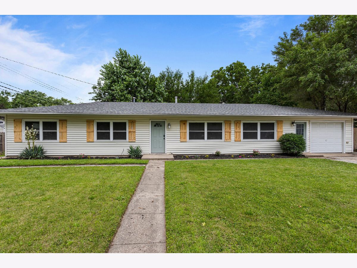 Homes For Sale Green Meadow Champaign Illinois, 1802 Meadow Drive