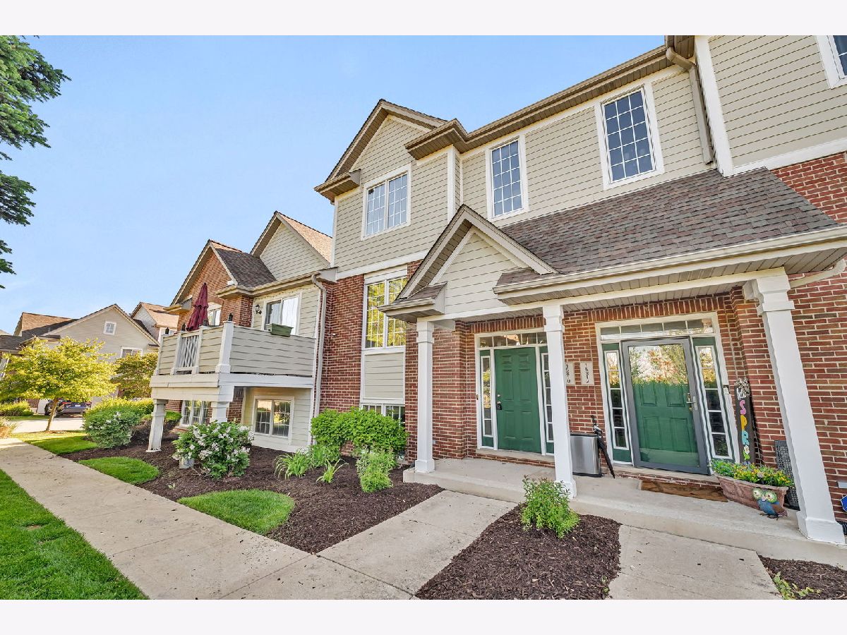 Townhomes & Homes Sold Colette Highlands Orland Park Illinois, 15810 Scotsglen