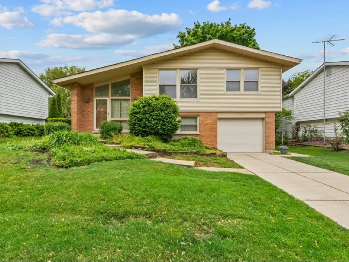 Homes Sold Waverly Park Rolling Meadows Illinois, 2302 Birch
