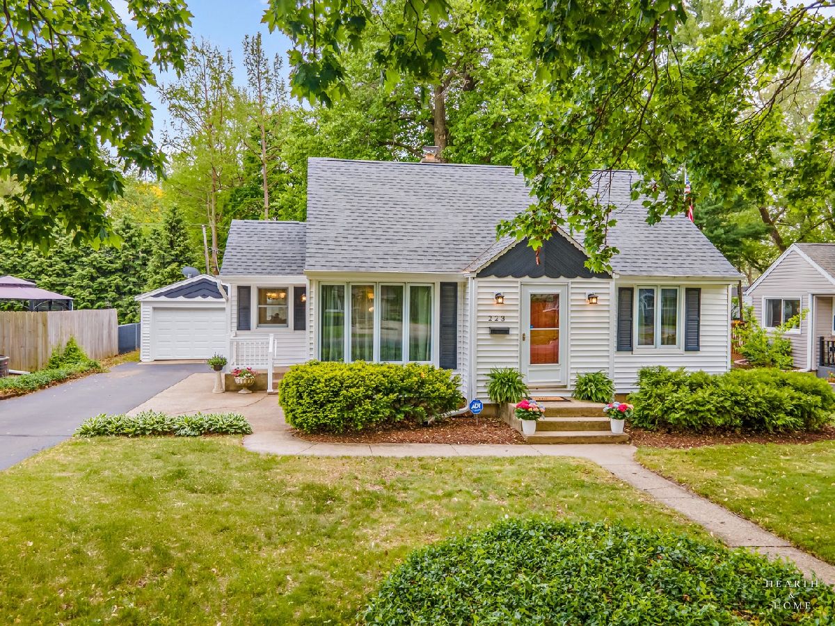 Homes Sold Montana's Cary Illinois, 223 Pearl