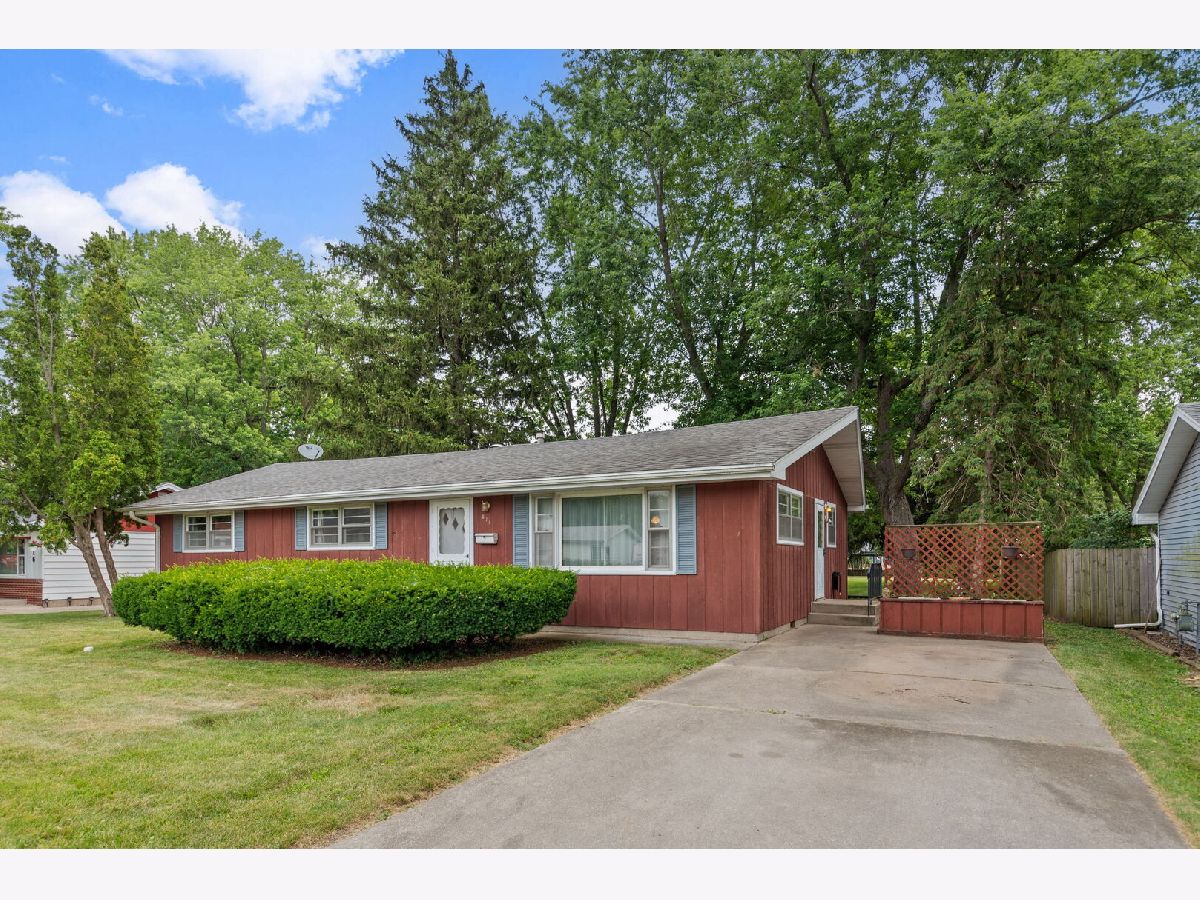  Sold Momence Illinois, 214 Hickory