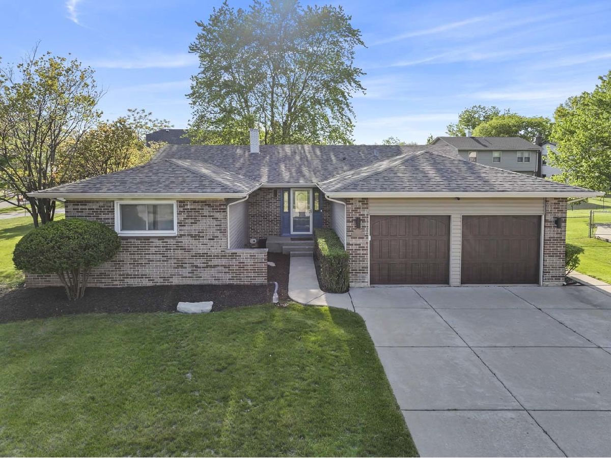 Homes Sold Winston Grove Elk Grove Village Illinois, 1680 Dakota