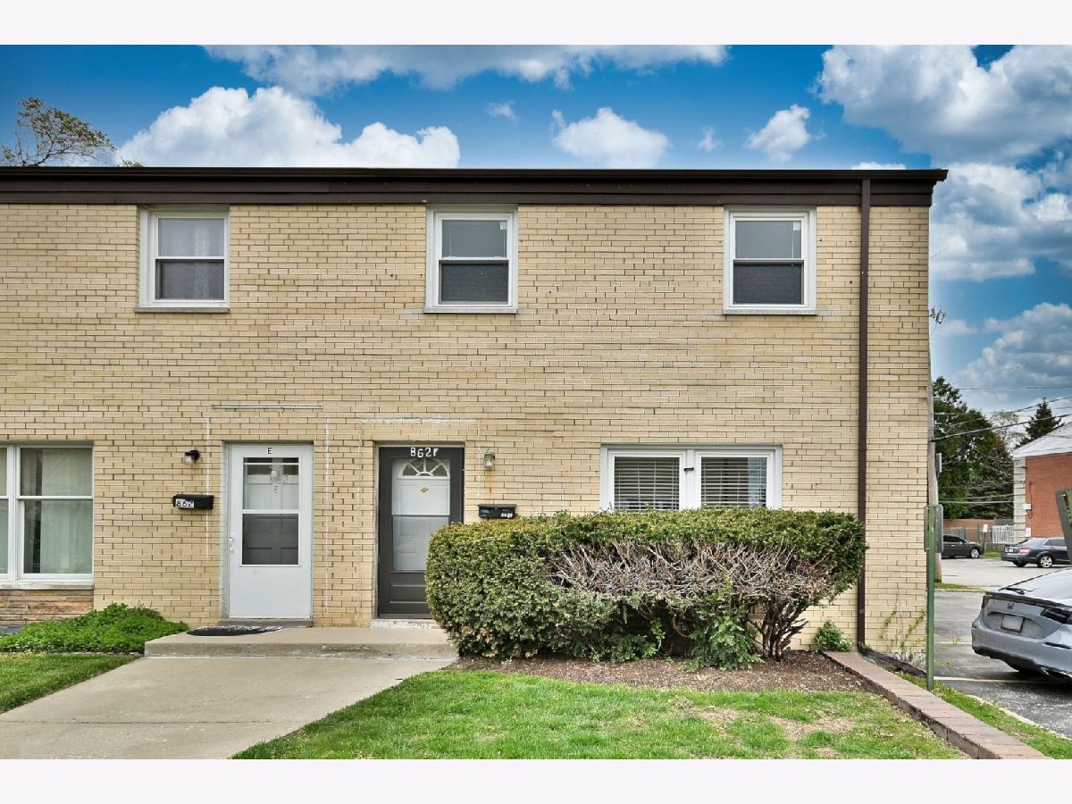 Townhomes Sold Colonial Hill Wheeling Illinois, 862 Colonial