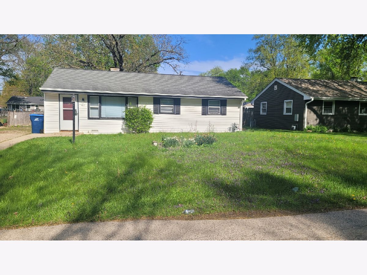 Homes For Sale Westmoor Gardens Crystal Lake Illinois, 107 Georgine Street
