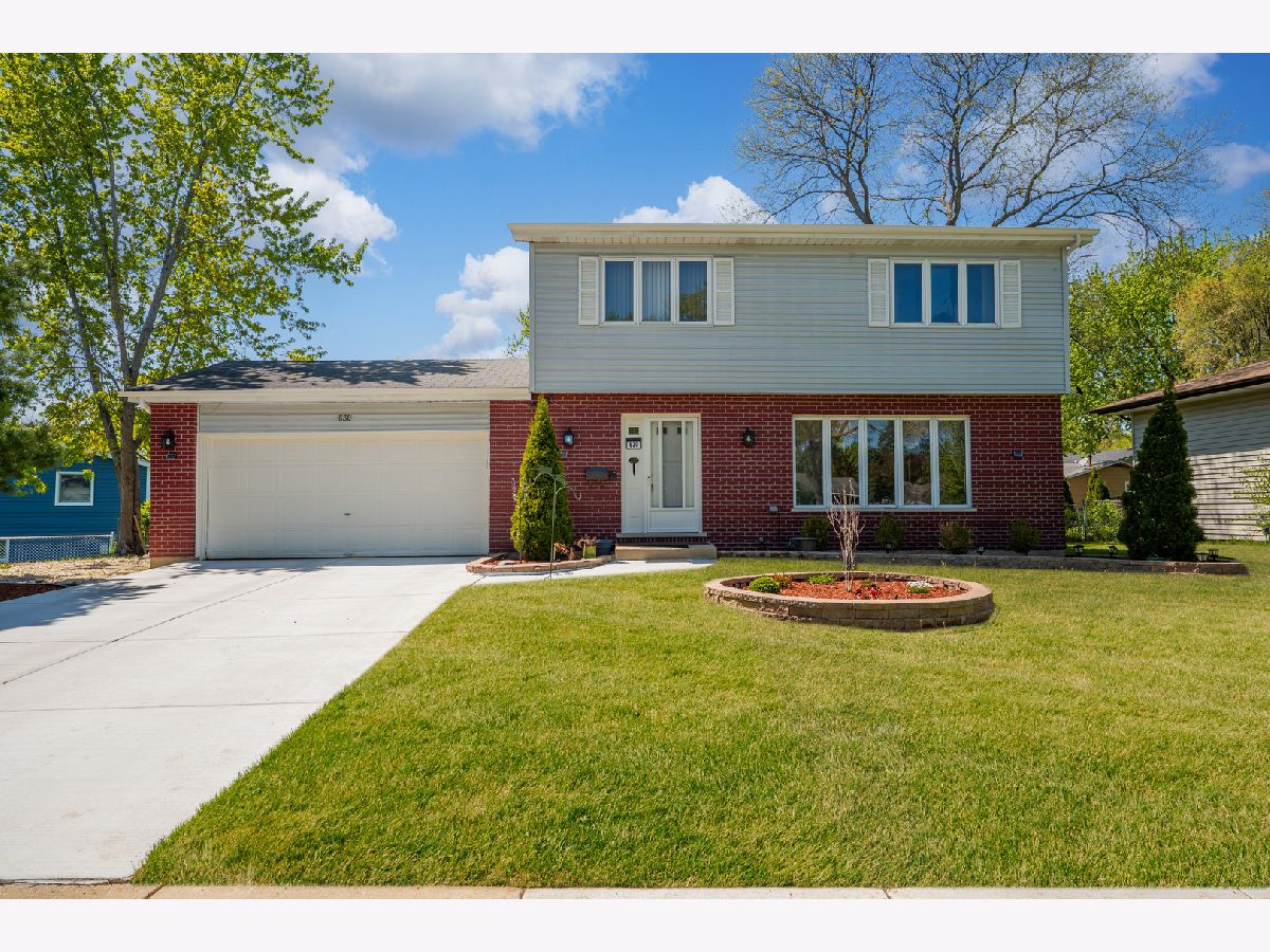 Homes & Condos & Townhomes For Sale Weathersfield Schaumburg Illinois, 630 Walnut Lane