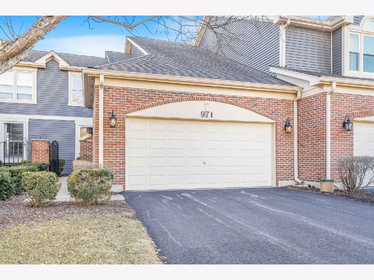 Townhomes & Condos & Homes Sold The Fields Naperville Illinois, 971 Heathrow