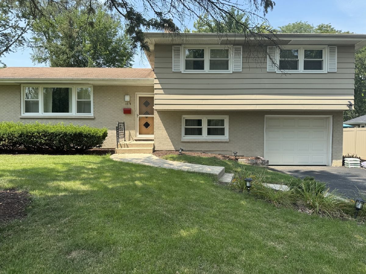 Rented Naperville Illinois, 109 Sandalwood