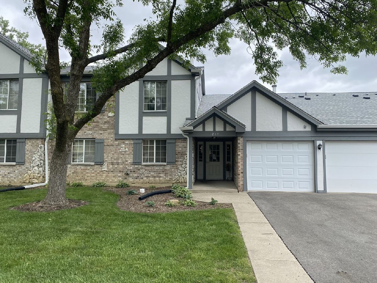 Condominiums Sold Williamsport Village Westmont Illinois, 1219 Williamsport