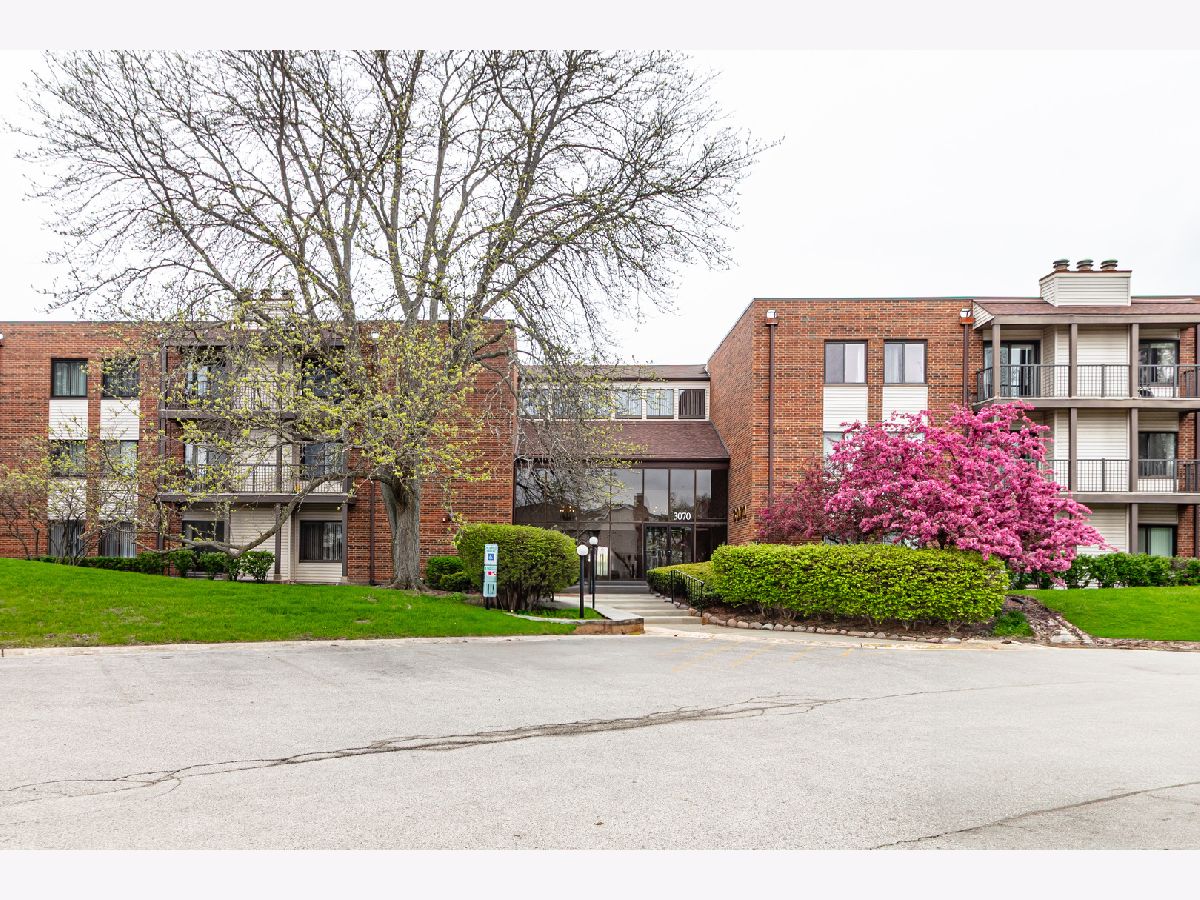 Condos & Townhomes Sold Pheasant Creek Northbrook Illinois, 3070 Pheasant Creek