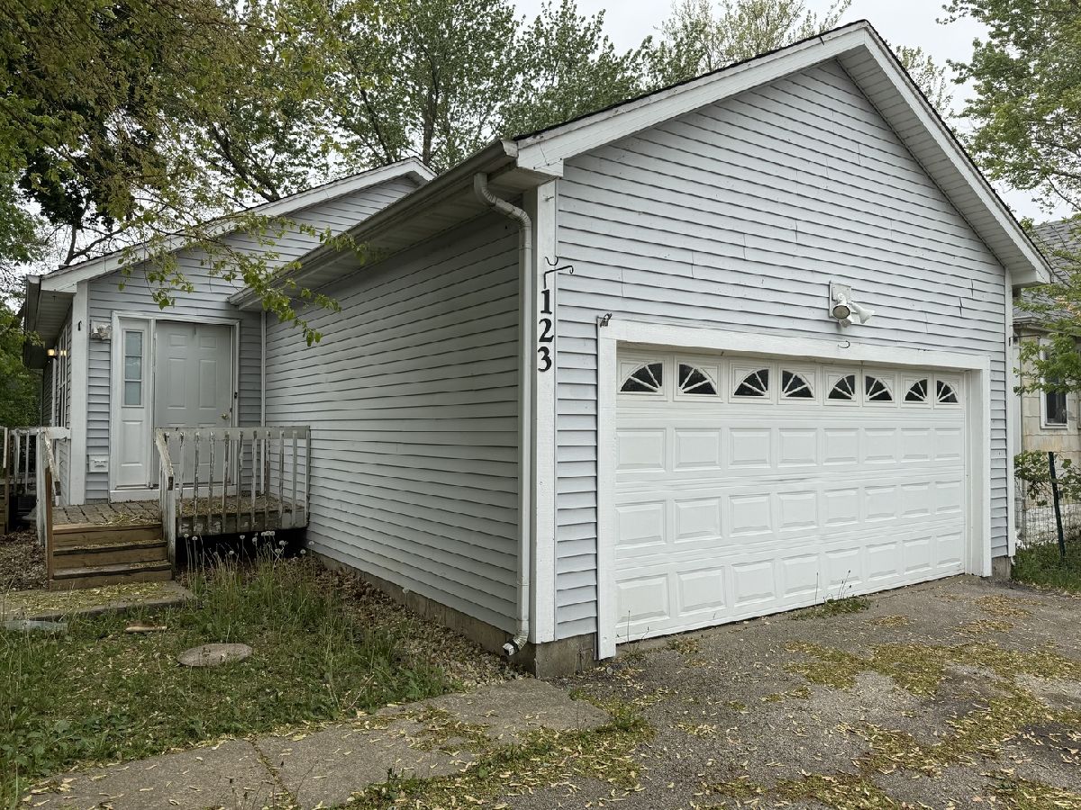  Sold Round Lake Park Illinois, 123 Washington