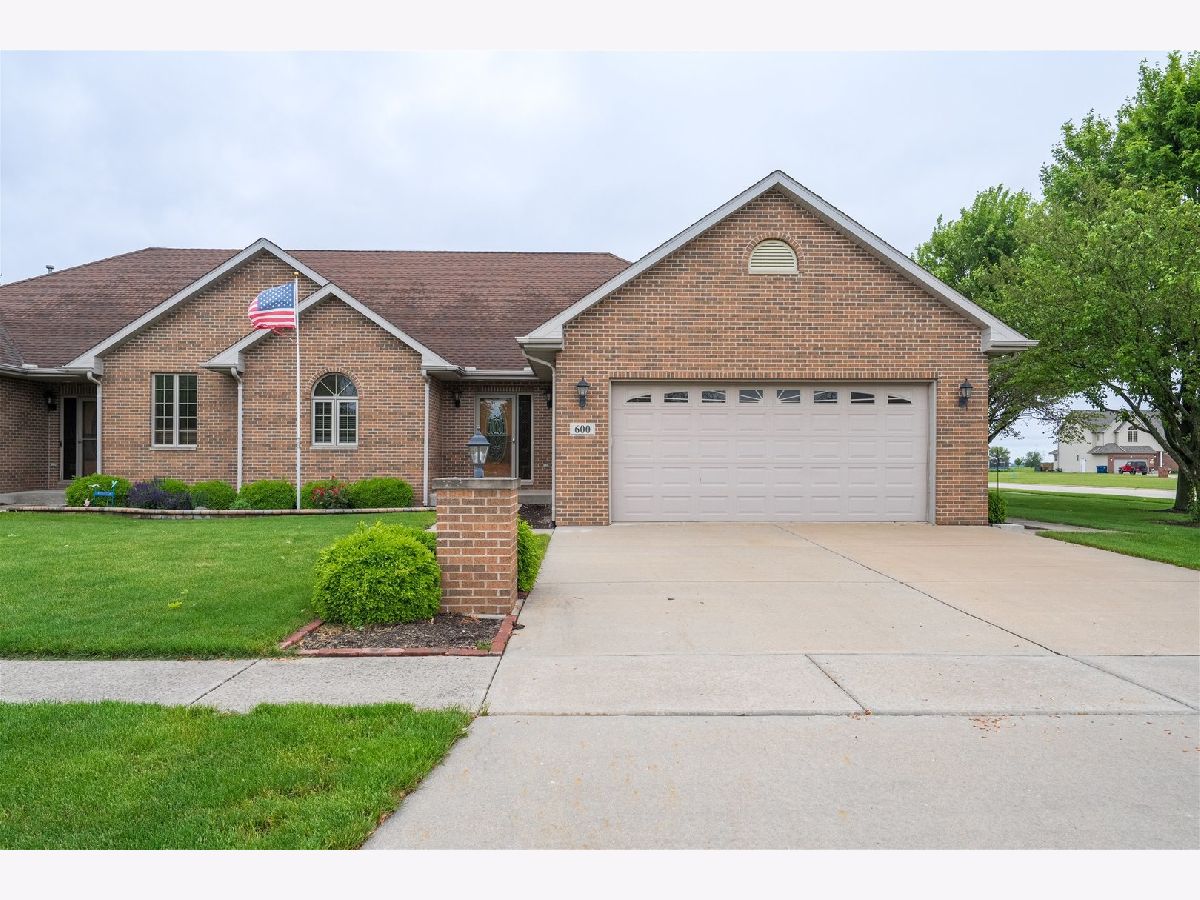 Condos & Townhomes & Homes Sold Breisch's Garden Estates Mazon Illinois, 600 Warren