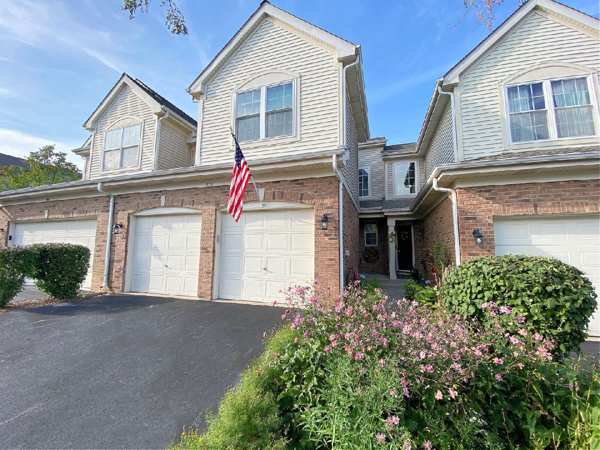 Townhomes Sold Mckenzie Station Lisle Illinois, 858 Mckenzie Station