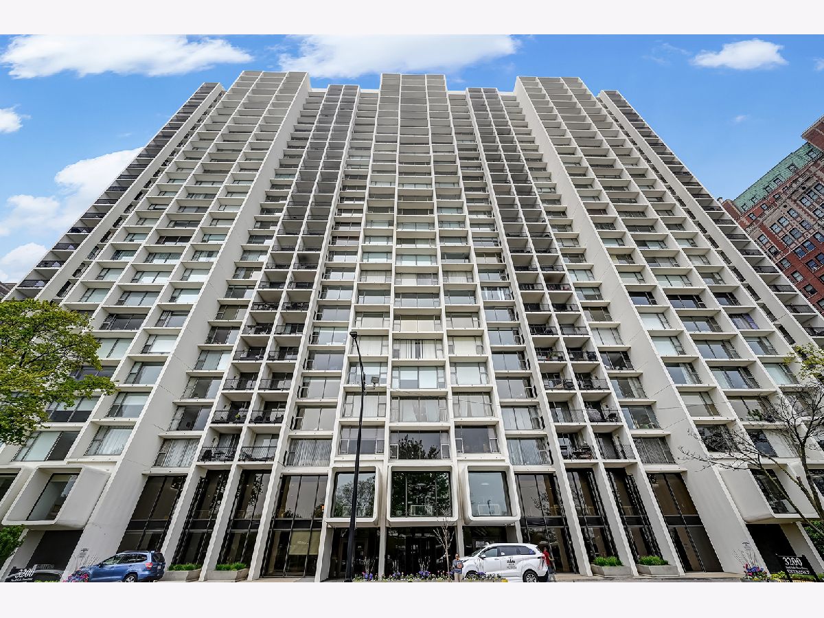 Condominiums Sold Harbor House Chicago Illinois, 3200 Lake Shore