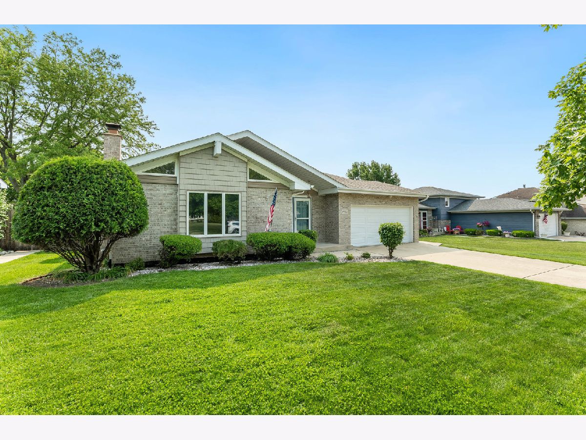 Homes & Condos & Townhomes Sold Whispering Meadows Crest Hill Illinois, 1936 Sybil