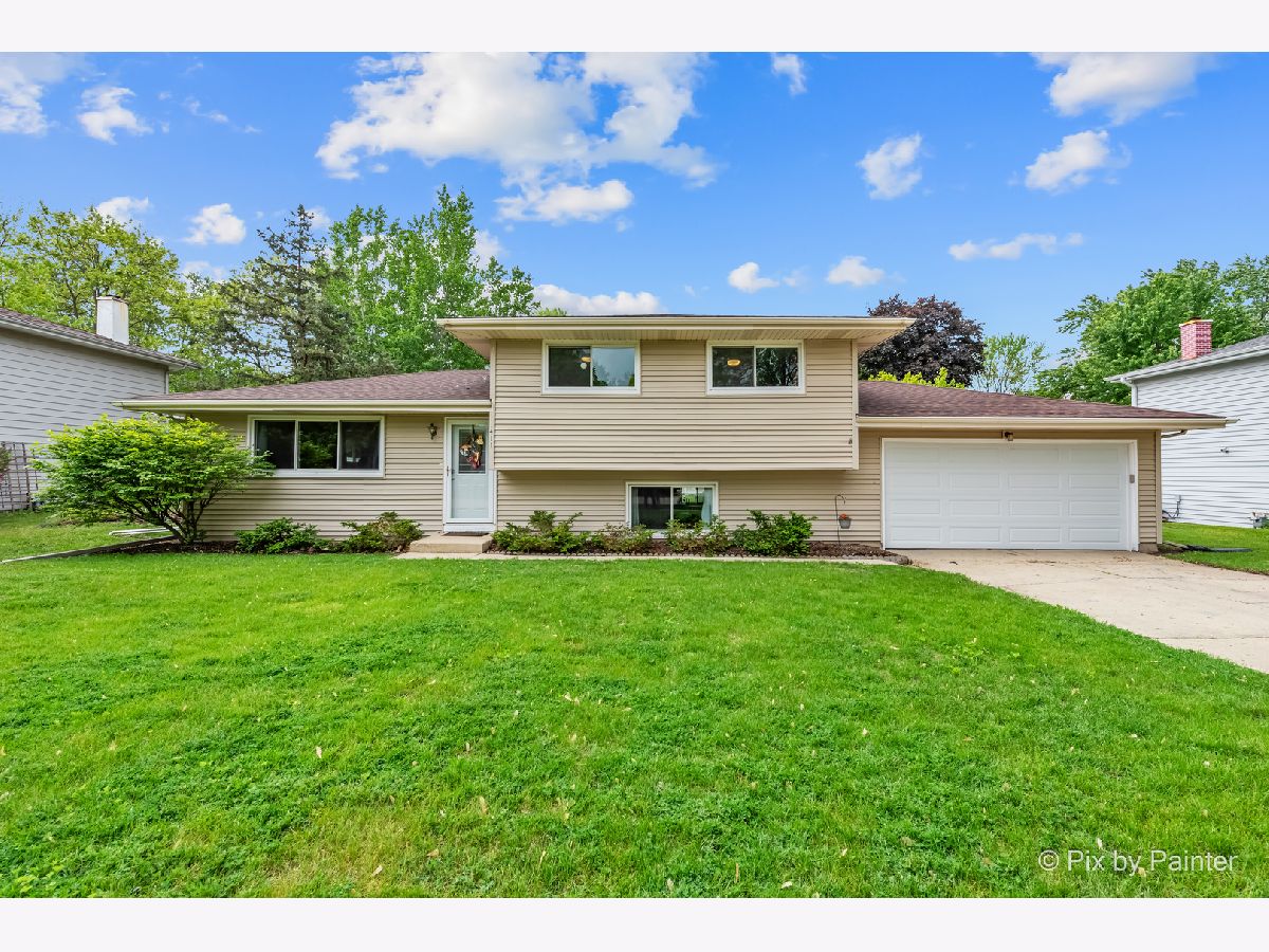 Homes Sold Rolling Hills Manor St Charles Illinois, 1411 Rita