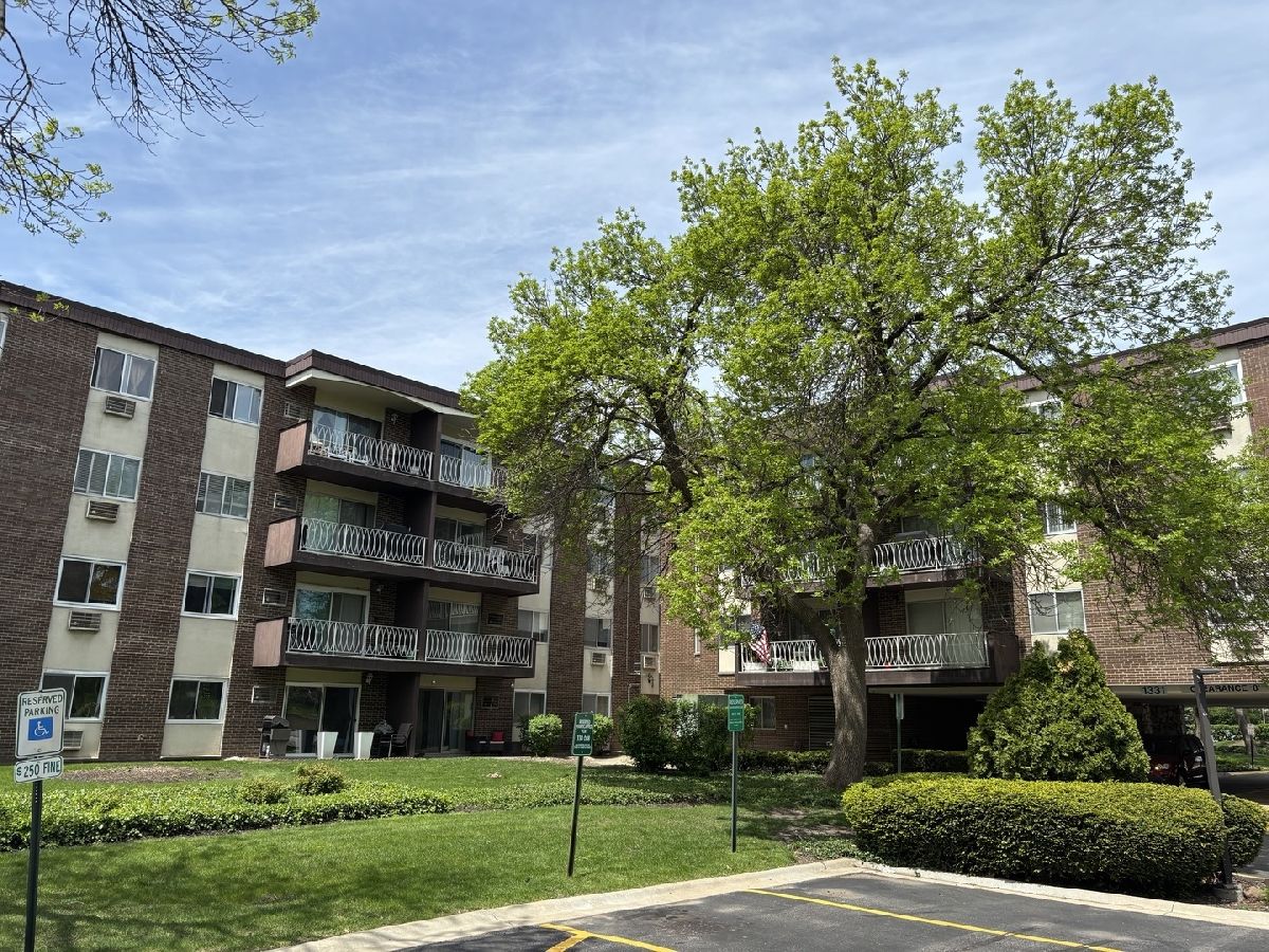 Condominiums Sold Point West Lombard Illinois, 1331 Finley