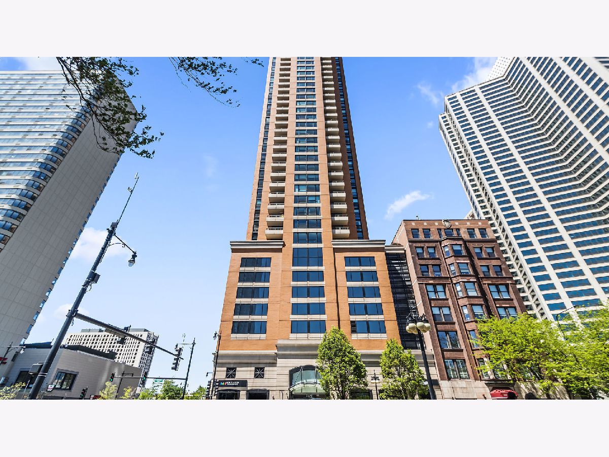 Condominiums Rented The Columbian Chicago Illinois, 1160 Michigan