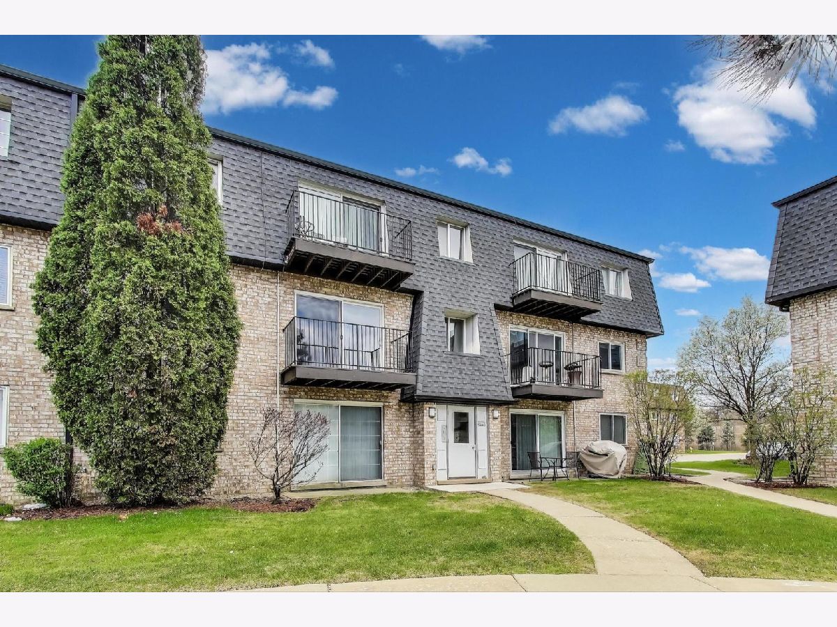 Condominiums Sold Bay Colony Des Plaines Illinois, 9440 Bay Colony
