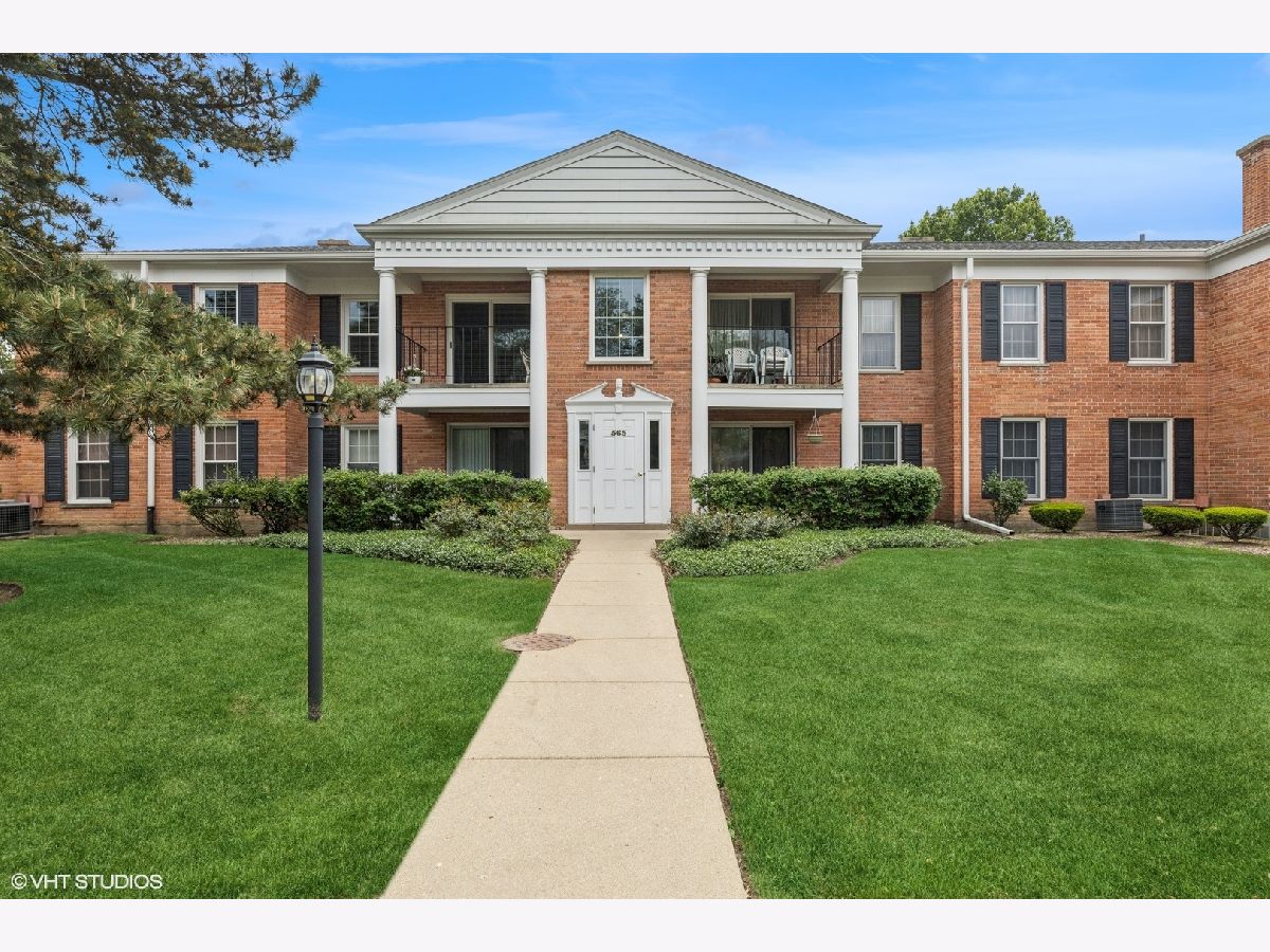 Condos & Townhomes For Sale Shorely Woods Barrington Illinois, 565 Shorely Drive